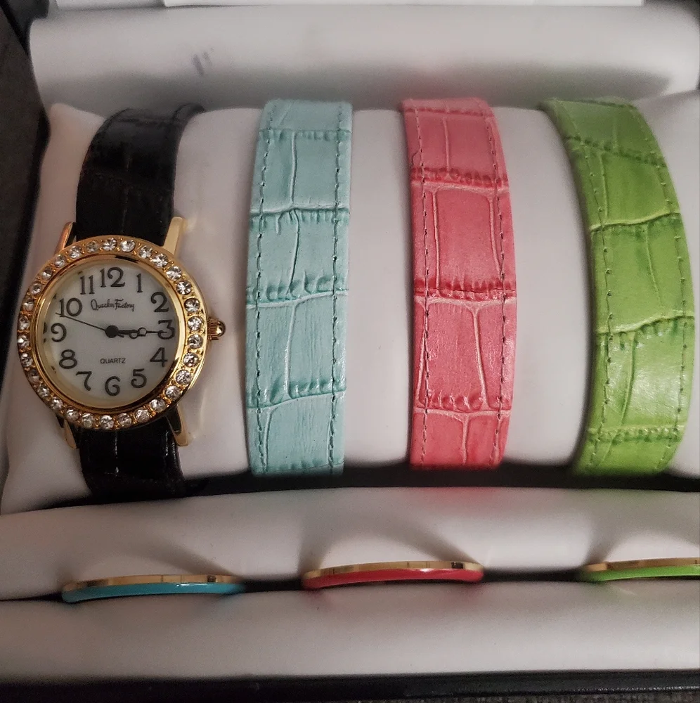 Quaker Factory Quartz Changeable Band Watch
